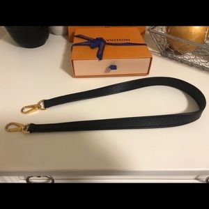 LOUIS VUITTON Calfskin Montaigne Handbag Strap